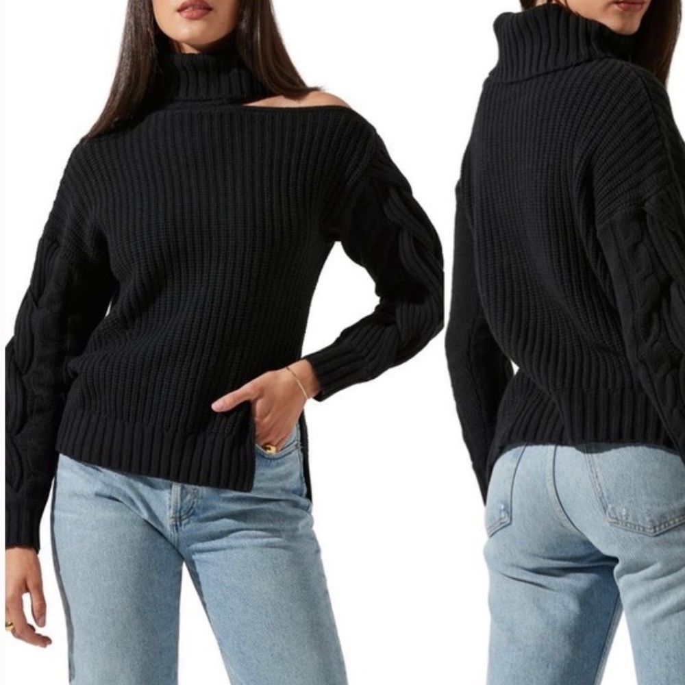 ASTR The Label Sequoia Cutout Turtleneck Sweater size S